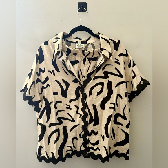 Artistic Black and Cream Set Button-Up Shirt and Shorts Size Large - Picture 1 of 6
